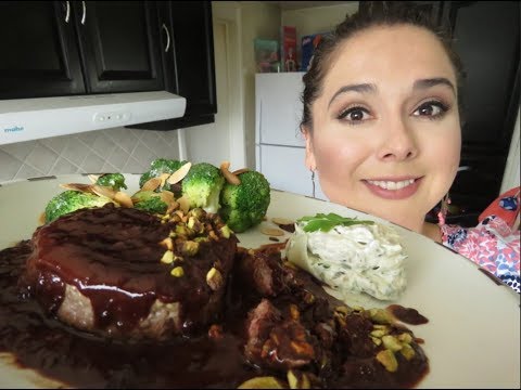 carne-en-salsa-de-chocolate-vino-y-chiles