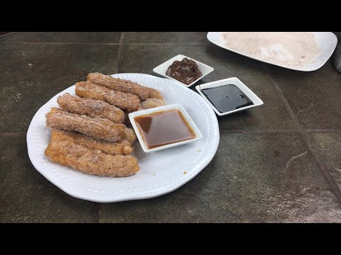 probando-los-churros-recien-echos-de-mi-amiga-angie