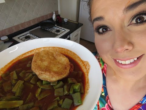 tortitas-de-camaron-en-salsa-guajillo