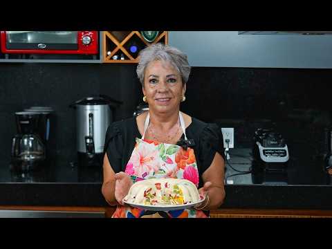 un-delicioso-postre-una-gelatina-de-frutas-muy-cremosita