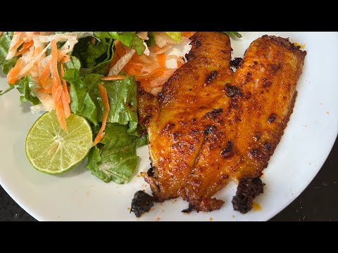 delicioso-pescado-zarandeado-con-ensalada-para-chuparse-los-dedos