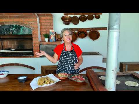 tacos-de-chiles-gueros-rellenos-rebosados