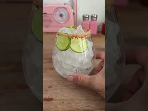 como-hacer-refresco-de-jamaica-con-mezcal
