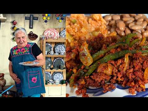 guiso-de-chorizo-con-rajas-y-arroz-rojo-comida-completa-y-bien-sabrosa