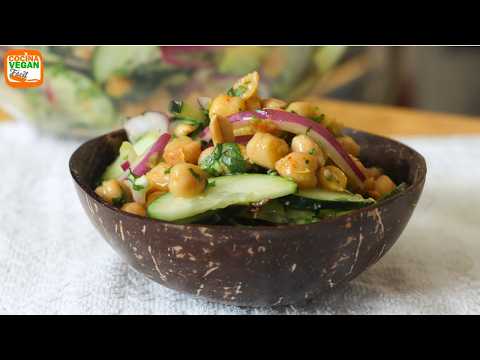 la-mejor-ensalada-de-garbanzo-y-pepino-sal-de-la-rutina-en-10-min